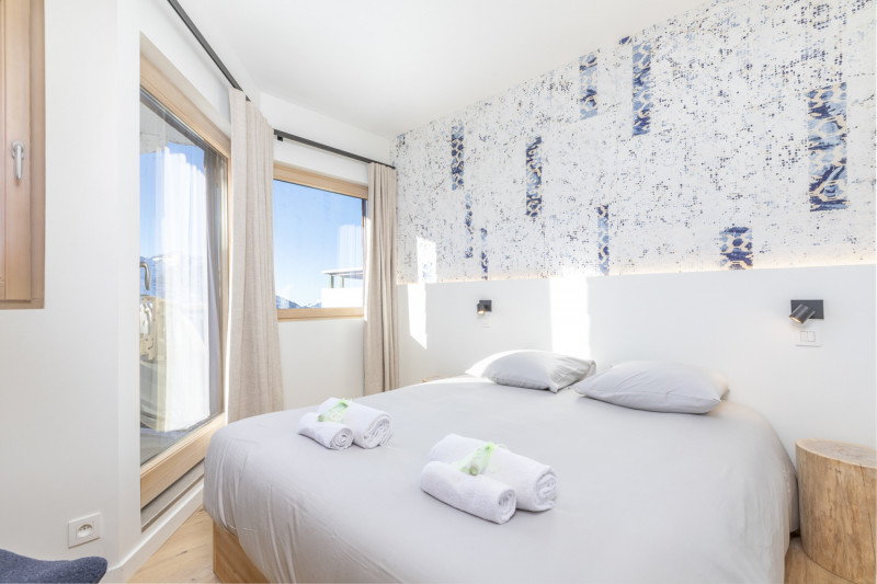 _lv_images__lot_0002800281_09_9804243