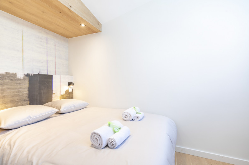 _lv_images__lot_0002800281_11_9606597