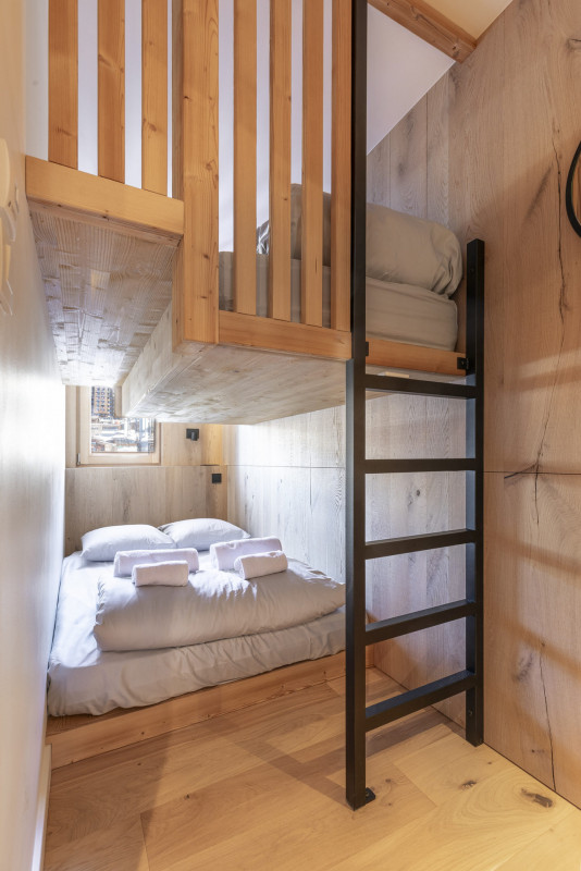 _lv_images__lot_0002800282_09_11175137