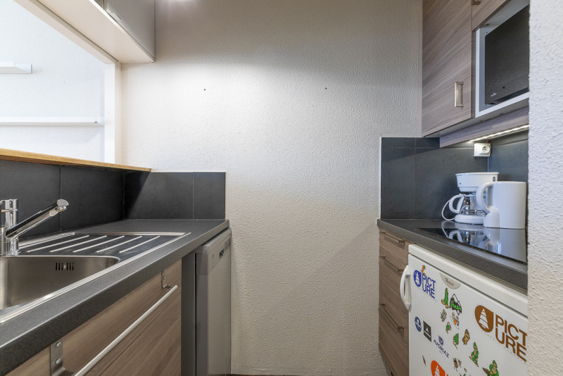 _lv_images__lot_0002800296_09_9119176