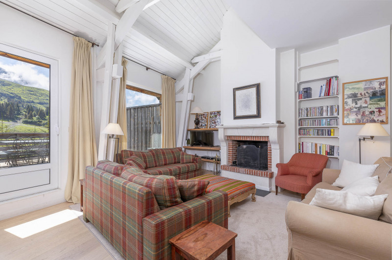 _lv_images__lot_0002800308_02_10065608