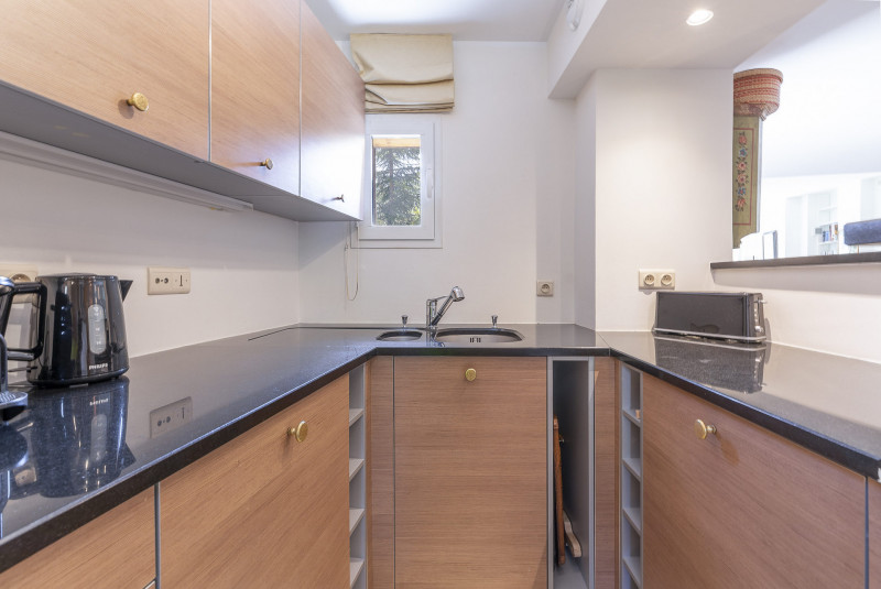 _lv_images__lot_0002800308_06_9599885