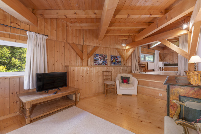 _lv_images__lot_0002800308_08_10309240