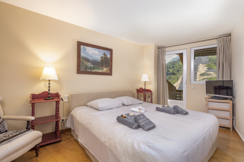 _lv_images__lot_0002800308_10_9678711