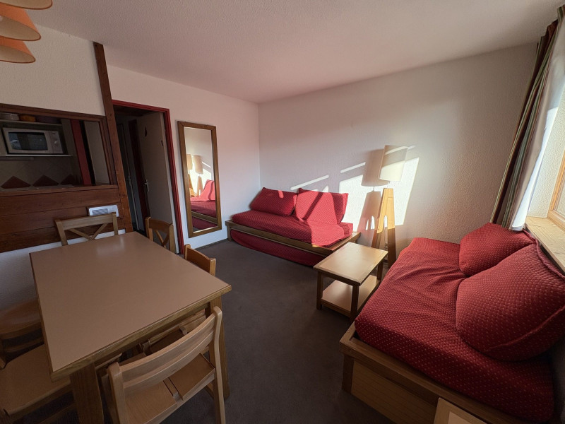 _lv_images__lot_0002800316_02_10100526