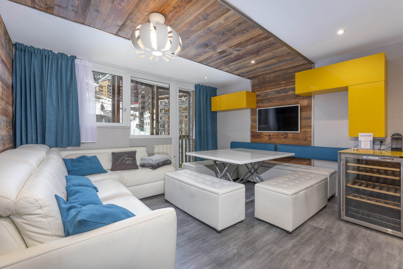 _lv_images__lot_0002800321_01_10209471