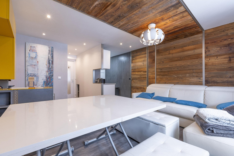 _lv_images__lot_0002800321_04_9429919 _lv_images__lot_0002800321_04_9429919