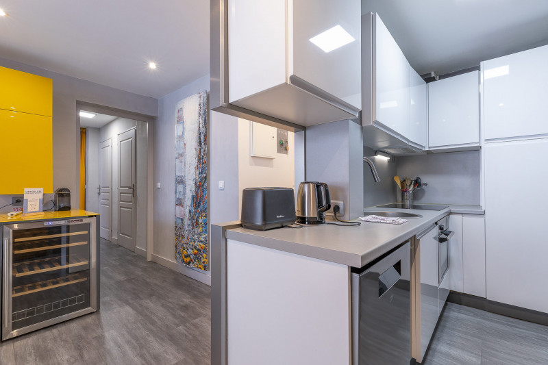 _lv_images__lot_0002800321_05_10376938