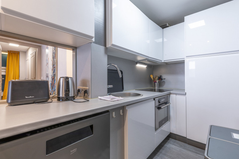 _lv_images__lot_0002800321_06_9586730