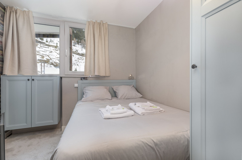 _lv_images__lot_0002800321_10_10316820