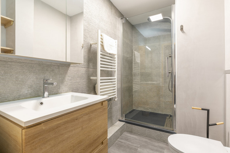 _lv_images__lot_0002800321_13_9436468