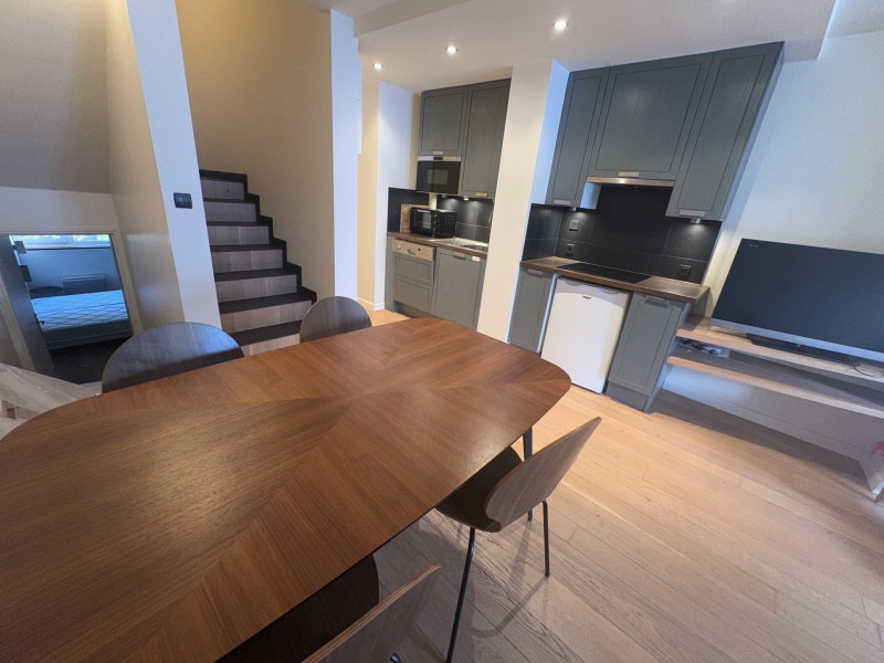 _lv_images__lot_0002800326_01_9999508