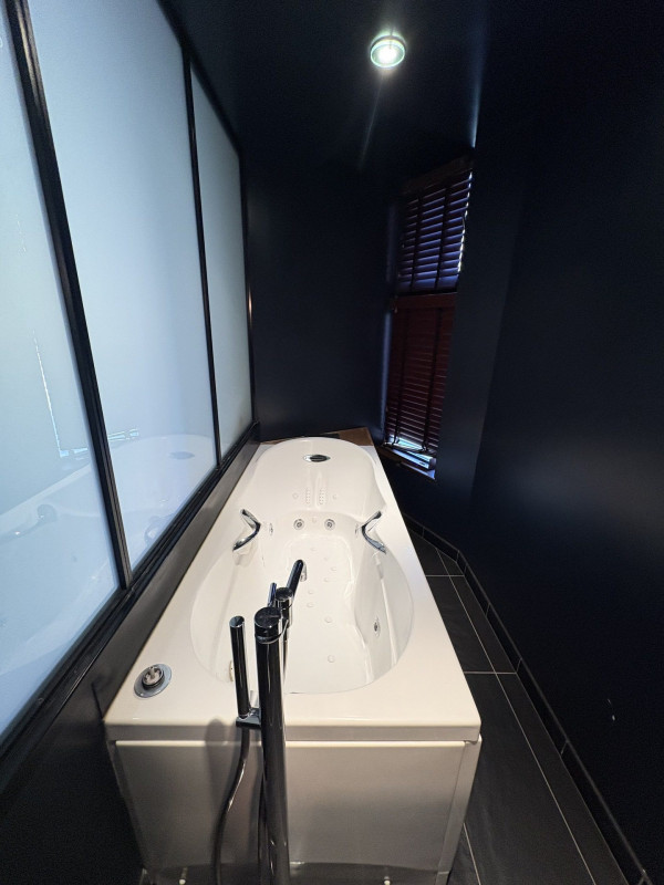 _lv_images__lot_0002800326_03_10364271