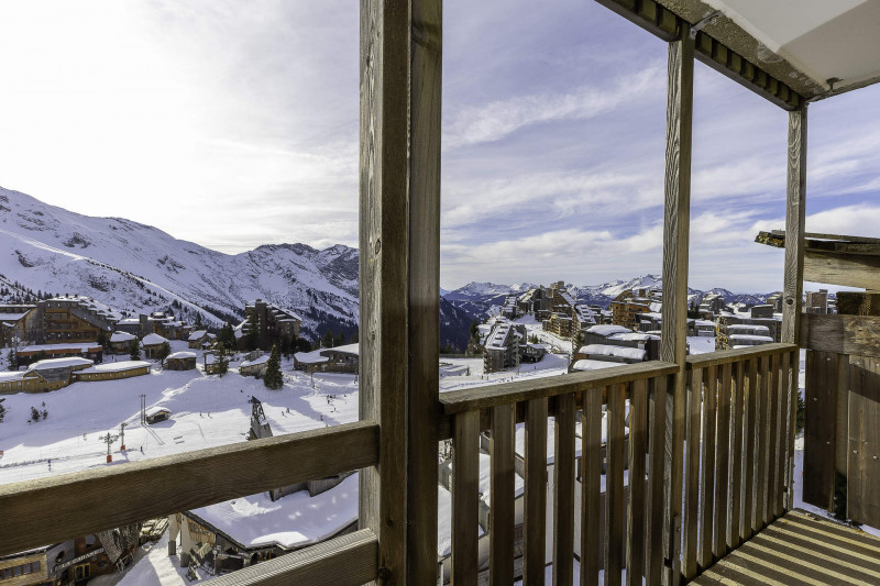 _lv_images__lot_0002800345_13_11028498