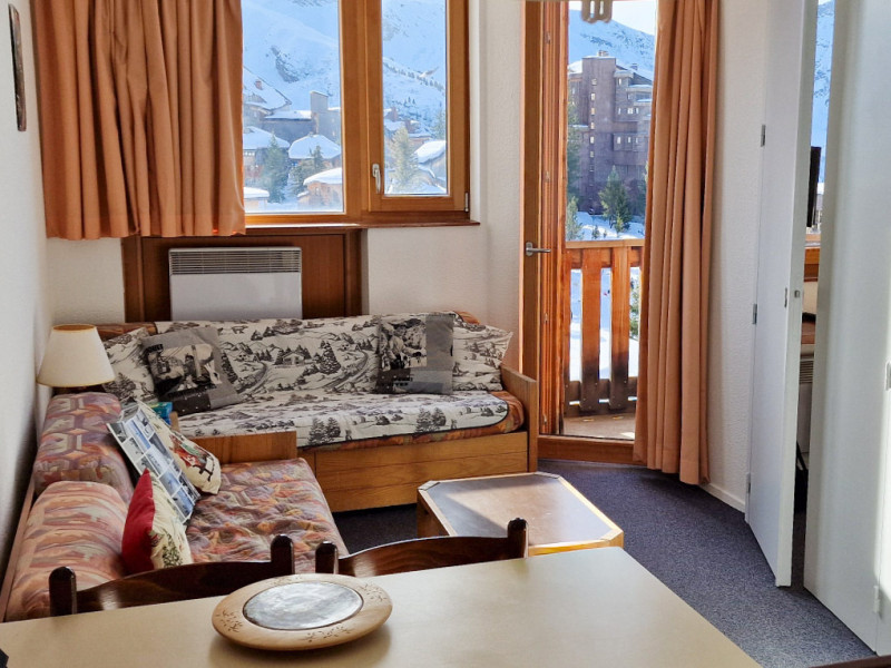 _lv_images__lot_0002800358_01_9733156