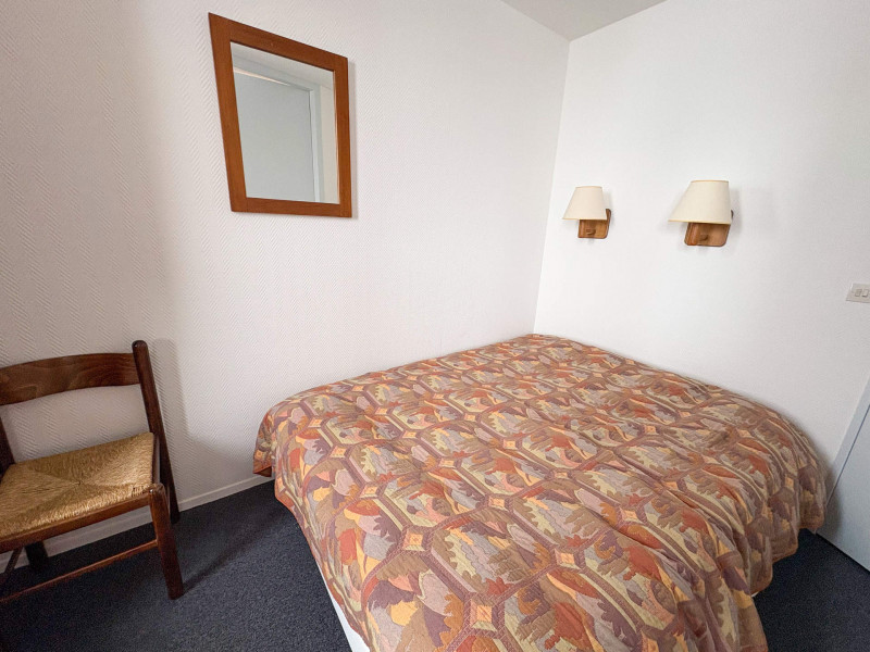 _lv_images__lot_0002800358_07_10107878