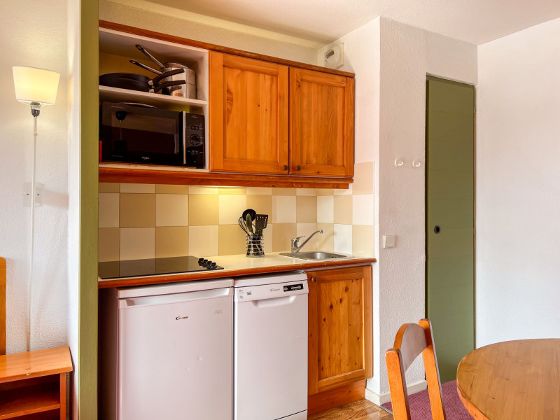 _lv_images__lot_0002800359_04_10176064