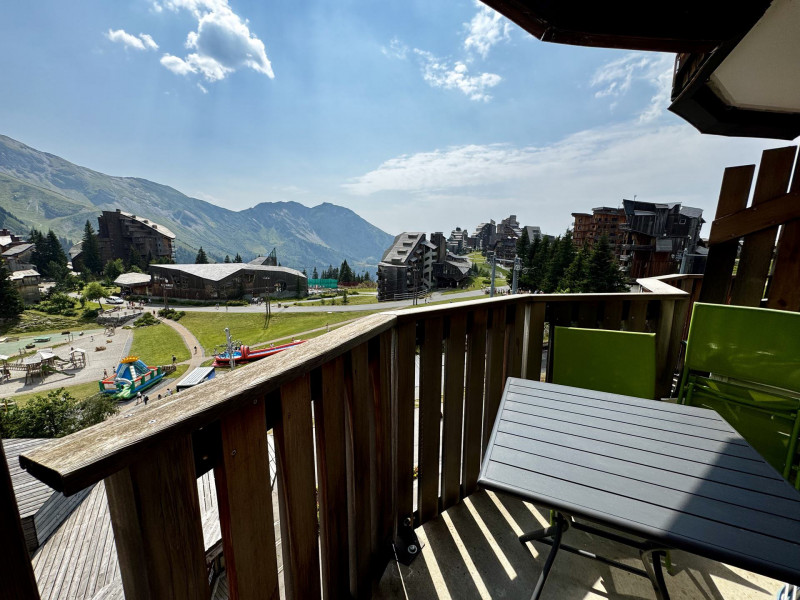 _lv_images__lot_0002800363_10_11042198