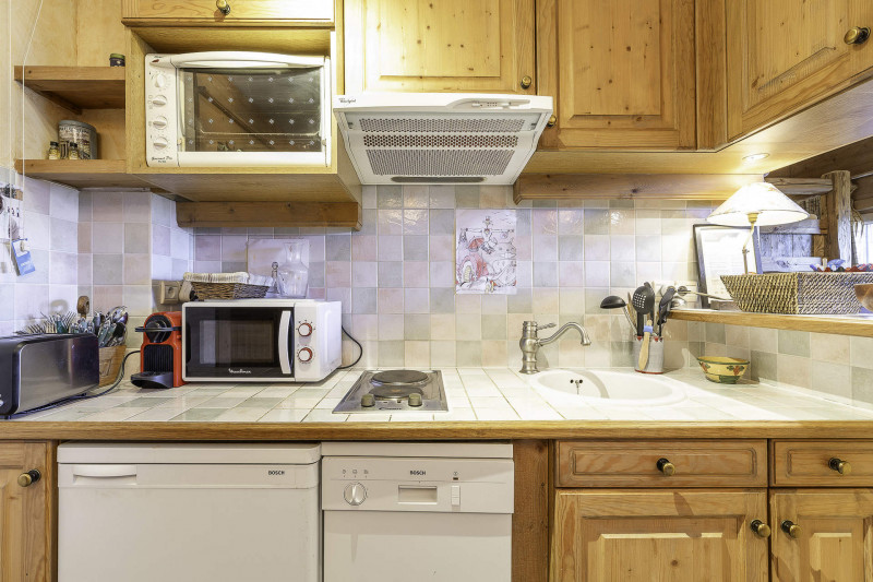 _lv_images__lot_0002800370_05_11441977