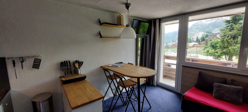 _lv_images__lot_0010070003_05_10389670