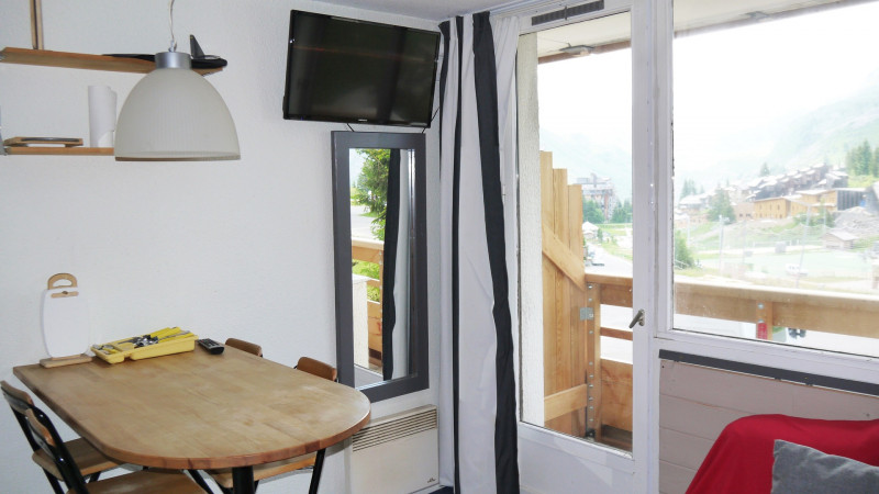 _lv_images__lot_0010070003_10_9896027