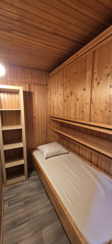 _lv_images__lot_0010120402_07_9849439