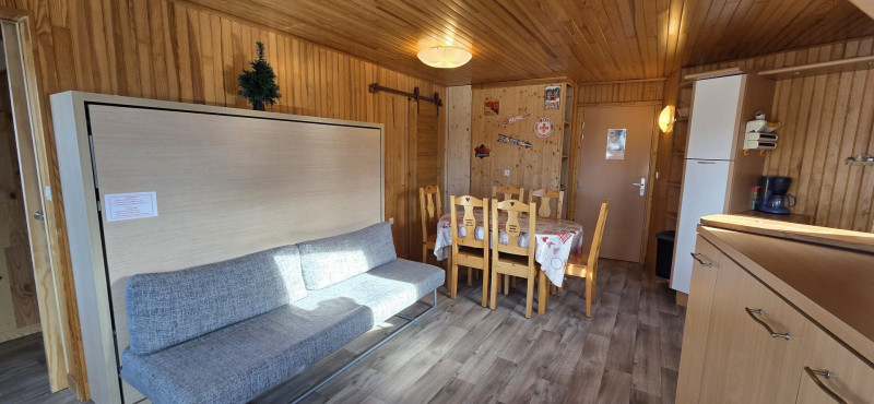 _lv_images__lot_0010120402_13_10077660