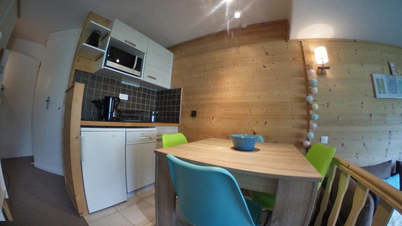 _lv_images__lot_0010121117_03_10077669