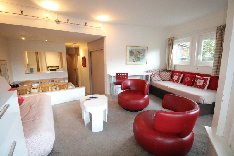 _lv_images__lot_0020392335_01_9595706