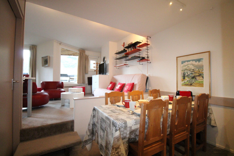 _lv_images__lot_0020392335_04_9562755