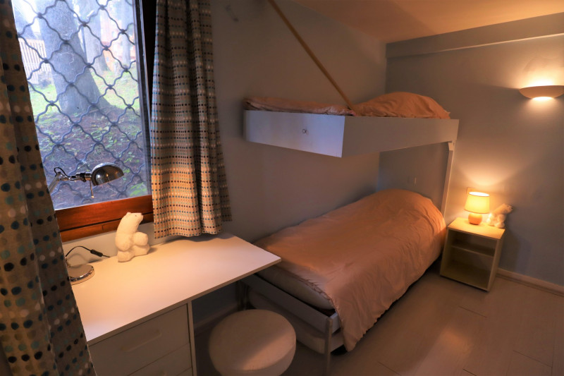 _lv_images__lot_0020392337_09_9654440