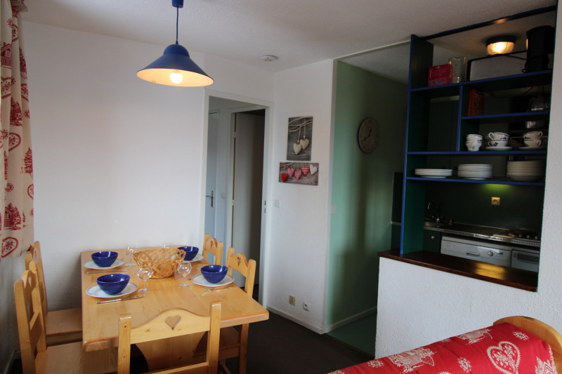 _lv_images__lot_0020392339_04_10320087