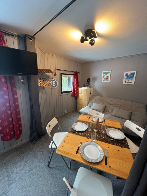 _lv_images__lot_0020392340_03_9735032