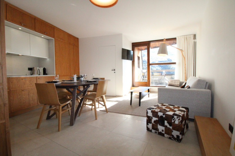 _lv_images__lot_0020392341_01_10108899