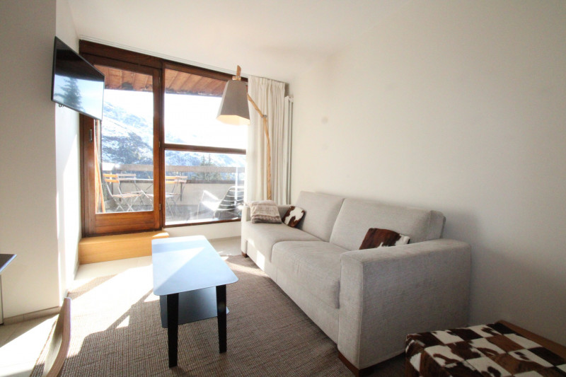 _lv_images__lot_0020392341_04_10034067