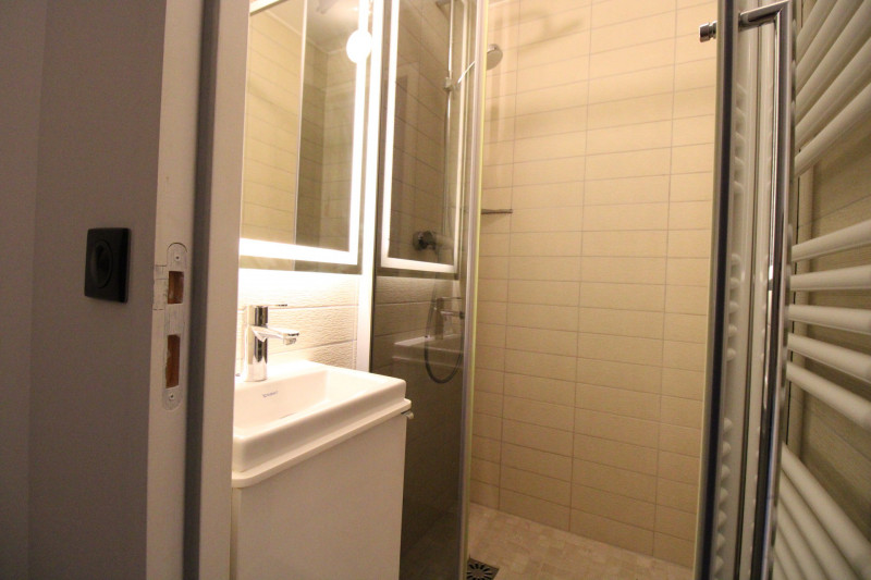 _lv_images__lot_0020392341_09_10115702