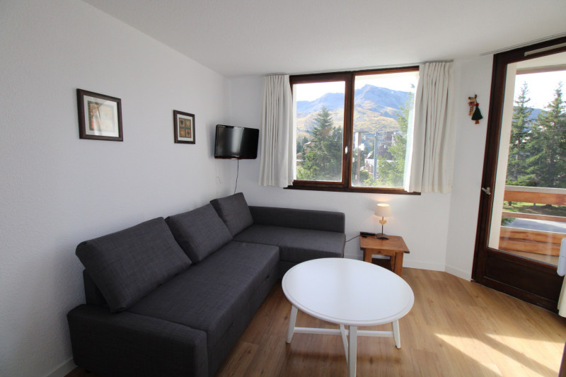 _lv_images__lot_0020392342_05_9914527