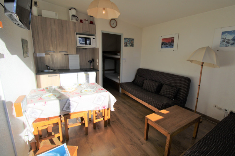 _lv_images__lot_0020392343_02_9433047