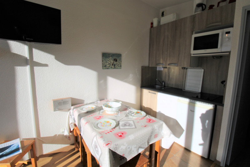 _lv_images__lot_0020392343_03_9419622