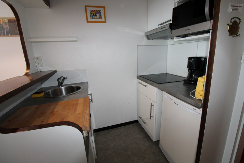 _lv_images__lot_0020392344_04_9383601