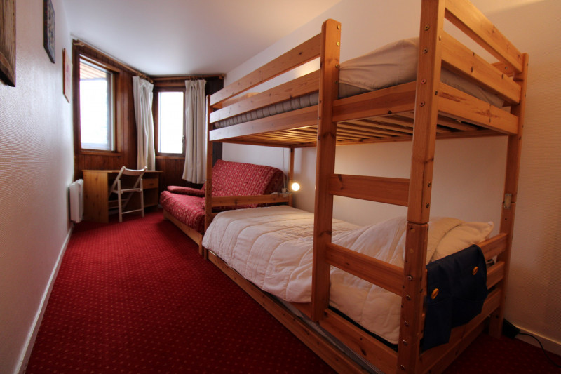 _lv_images__lot_0020392344_05_9694544