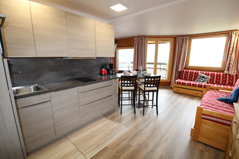 _lv_images__lot_0020392345_01_10241454