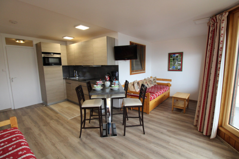 _lv_images__lot_0020392345_04_9780256