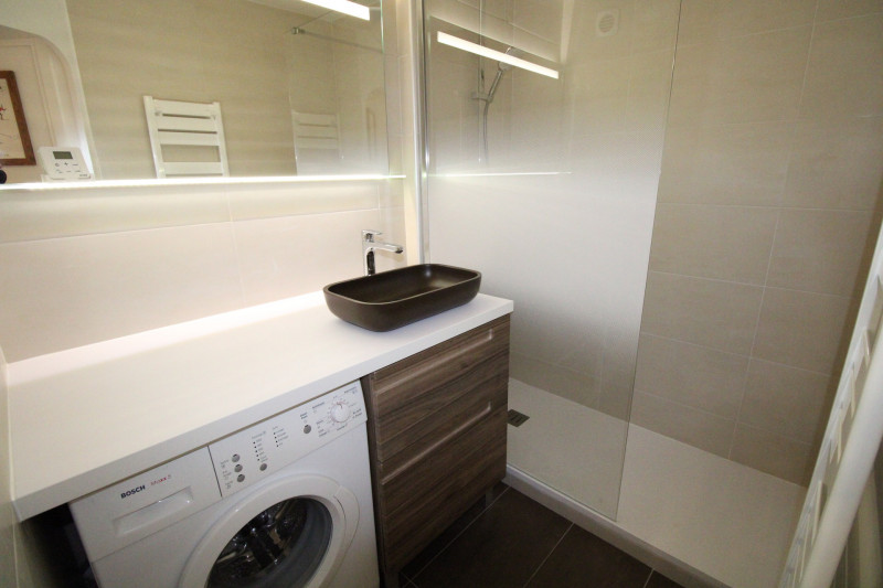 _lv_images__lot_0020392345_08_9471908