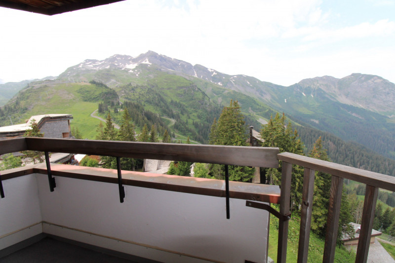 _lv_images__lot_0020392345_12_10027744