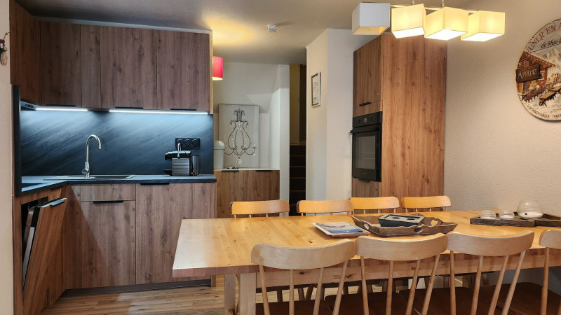 _lv_images__lot_0020392348_04_9370409