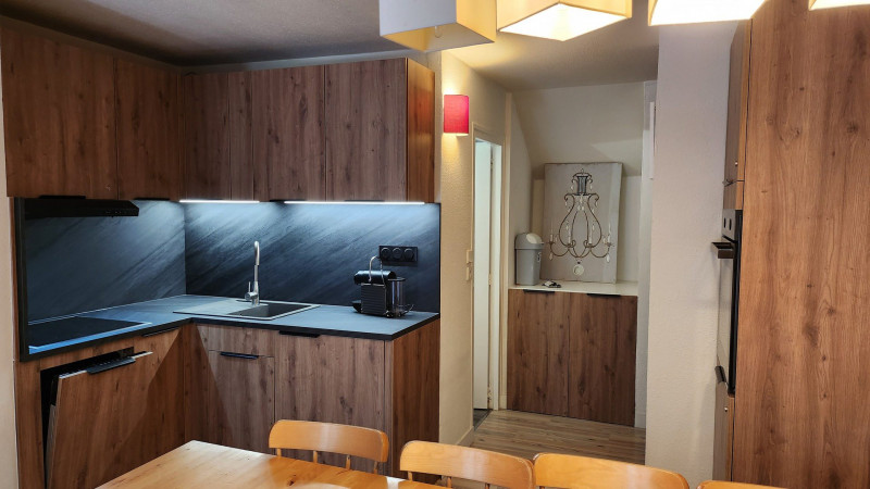 _lv_images__lot_0020392348_05_10289680