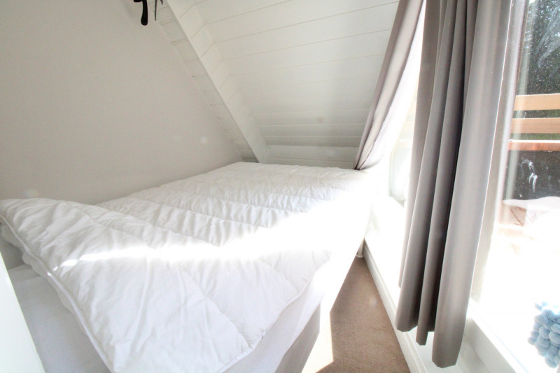 _lv_images__lot_0020392348_08_9667873