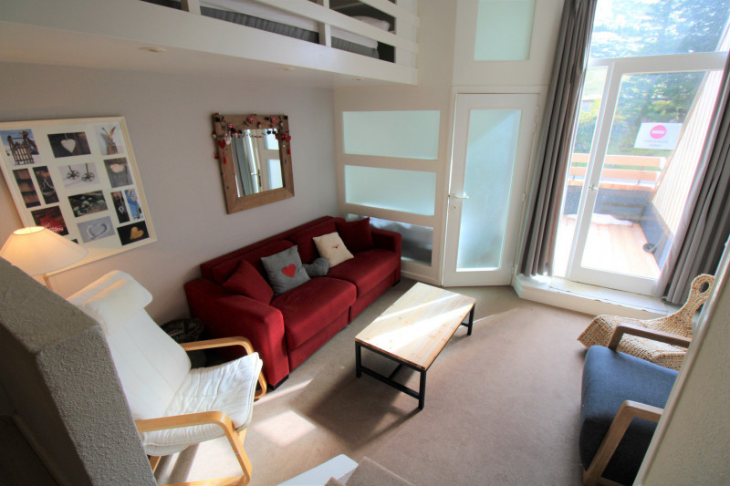 _lv_images__lot_0020392348_12_9979995