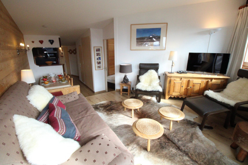 _lv_images__lot_0020392352_01_10143278